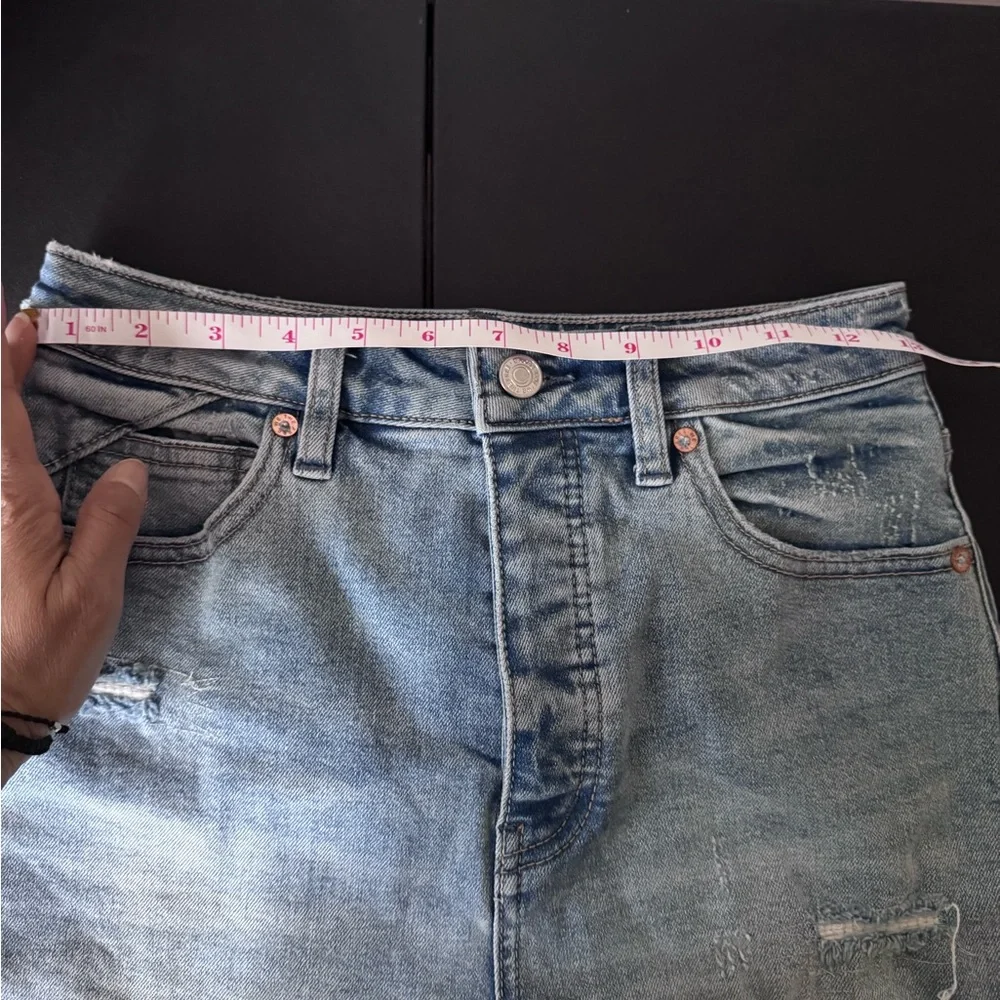 Free People We The Free Crvy Distressed Frayed Hem Shorts Size 26 - Picture 6 of 10